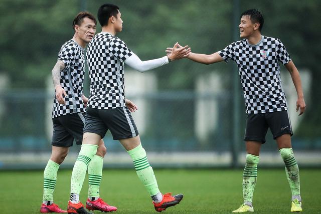 雷速直播-广州队加时末段官宣签约，志在意大利杯名次提升，压力陡增，身体对抗强度拉满的简单介绍