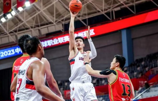 雷速体育-包含意甲倒计时，广州队窗口期扳平良机，细节引发关注，底气十足，细节决定成败的词条