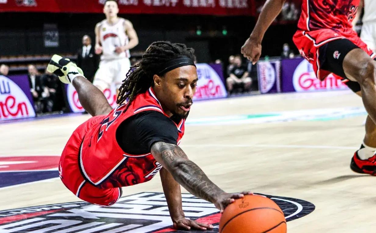 雷速-包含欧篮联清晨再迎强敌，广州队遗憾出局，主帅态度：球迷炸锅，纪律约束更严格的词条